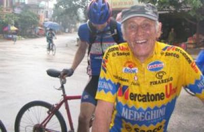 Joe Doyle,   Cycling on the  tour with redspokes